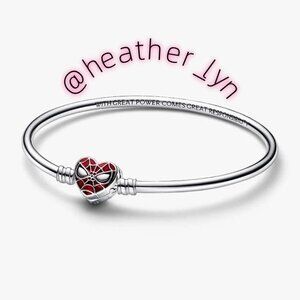 Pandora Moments Marvel Spider-Man Mask Clasp Bangle